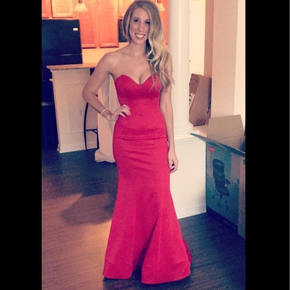 Royal Queen Sweetheart Neckline Strapless Evening Gown Size 12 Coral Pink - Picture 15 of 16